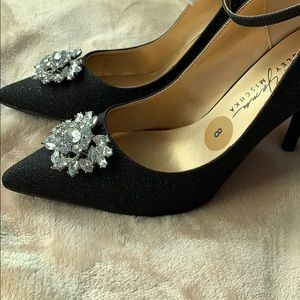 Badgley Mischka pumps
